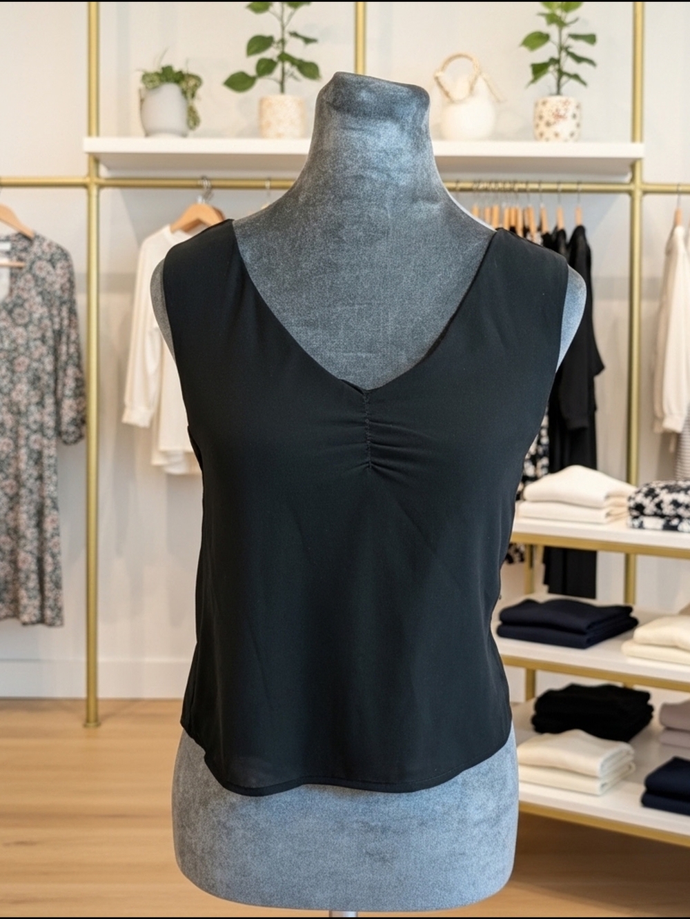 Brandy Melville Women's Size S Black Ruched V-Neck Sleeveless Tank Blouse‎
